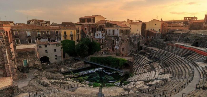 Mansarda In Palazzo D'Epoca Apartman Catania Kültér fotó