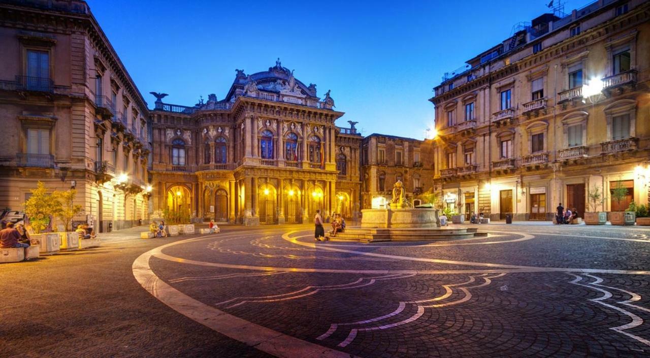 Mansarda In Palazzo D'Epoca Apartman Catania Kültér fotó