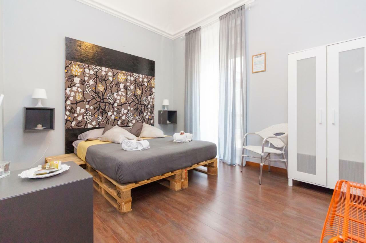 Mansarda In Palazzo D'Epoca Apartman Catania Kültér fotó